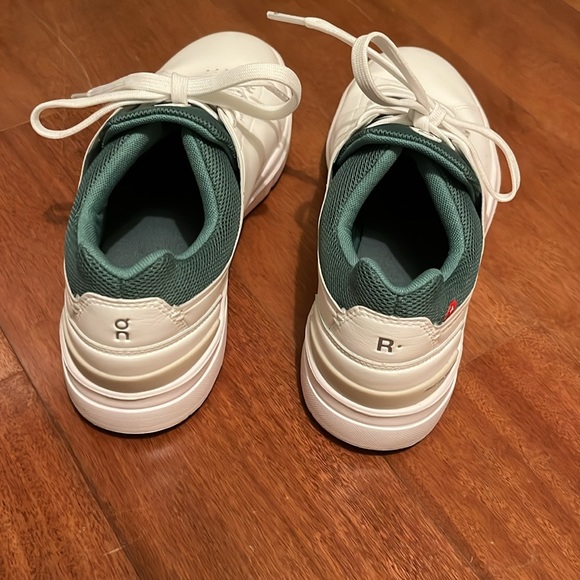 The Roger On Cloud Shoes - Picture 3 of 6